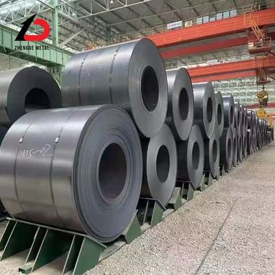 Vorteilliche Nivellierung Chinesische HRC Ss400/A36 Warmgewalzte Stahlspulen Schwarz/Pickelt/Ölstabil Spezifikation Genaue Dimension
