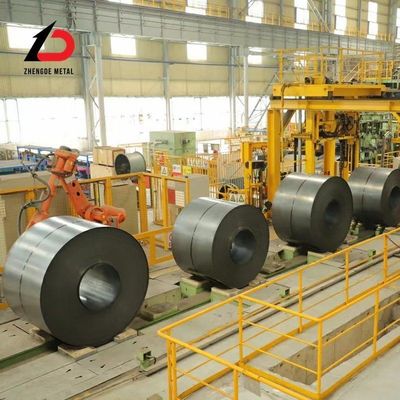 0.5t bis 25t Rollgewicht SAE 1006 1008 1010 S235jr/SGCC/CGCC/Ss400/A36/S355/Q215/Q235B/Q345b Löcherhaltige Karbonstahlspule